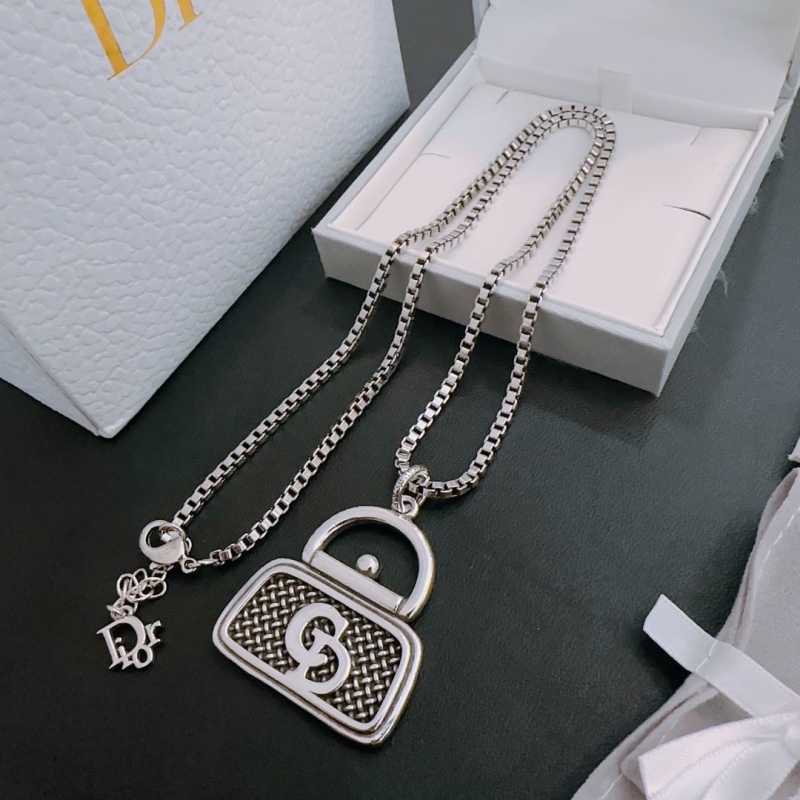 chr1st1an D10r necklaces